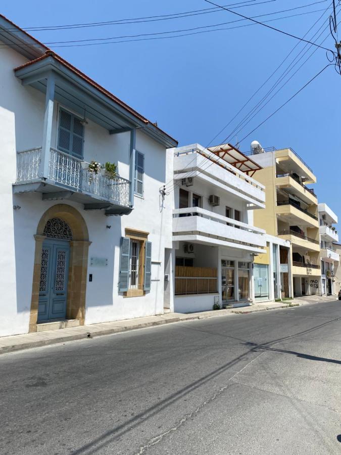 Past Or Tail Hostel ลาร์นาคา ภายนอก รูปภาพ
