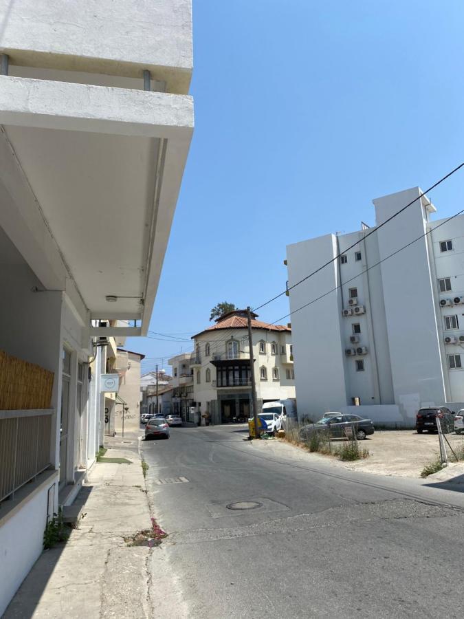 Past Or Tail Hostel ลาร์นาคา ภายนอก รูปภาพ
