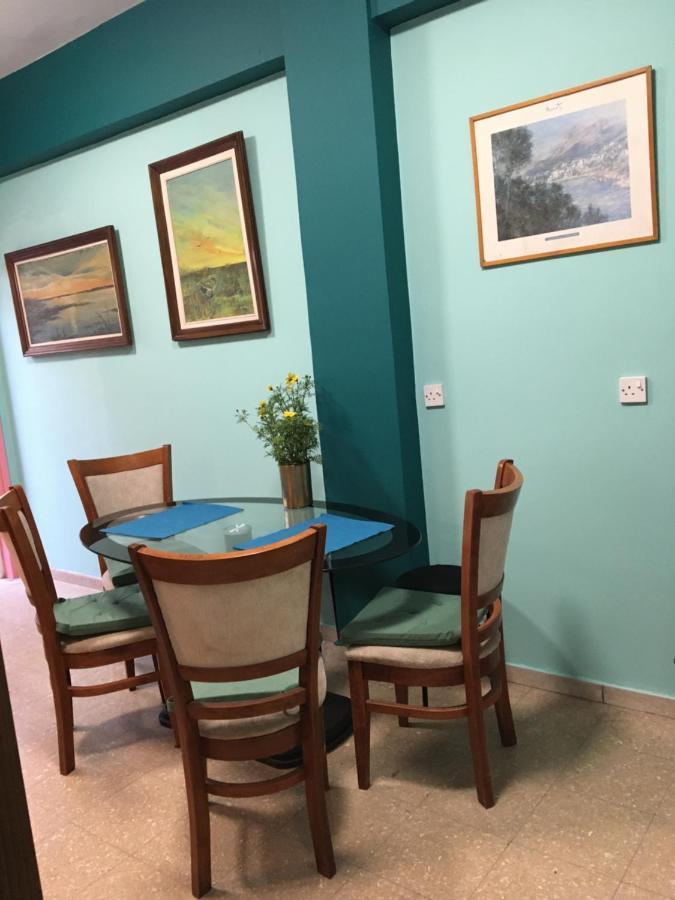 Past Or Tail Hostel ลาร์นาคา ภายนอก รูปภาพ