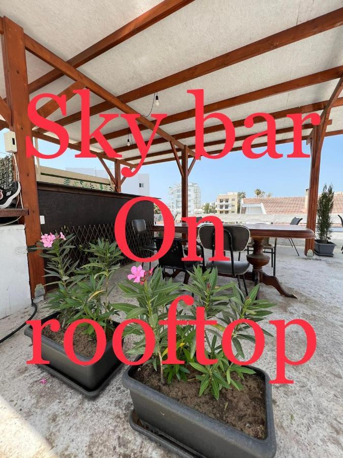 Past Or Tail Hostel ลาร์นาคา ภายนอก รูปภาพ