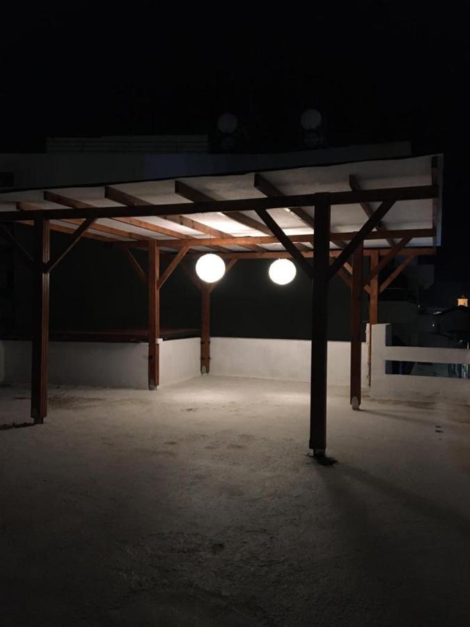 Past Or Tail Hostel ลาร์นาคา ภายนอก รูปภาพ