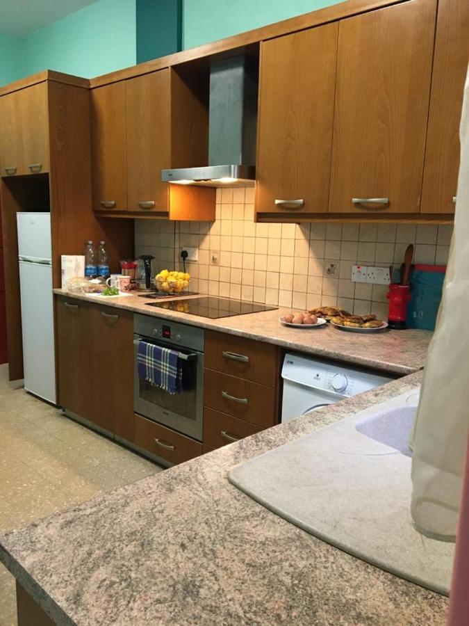 Past Or Tail Hostel ลาร์นาคา ภายนอก รูปภาพ