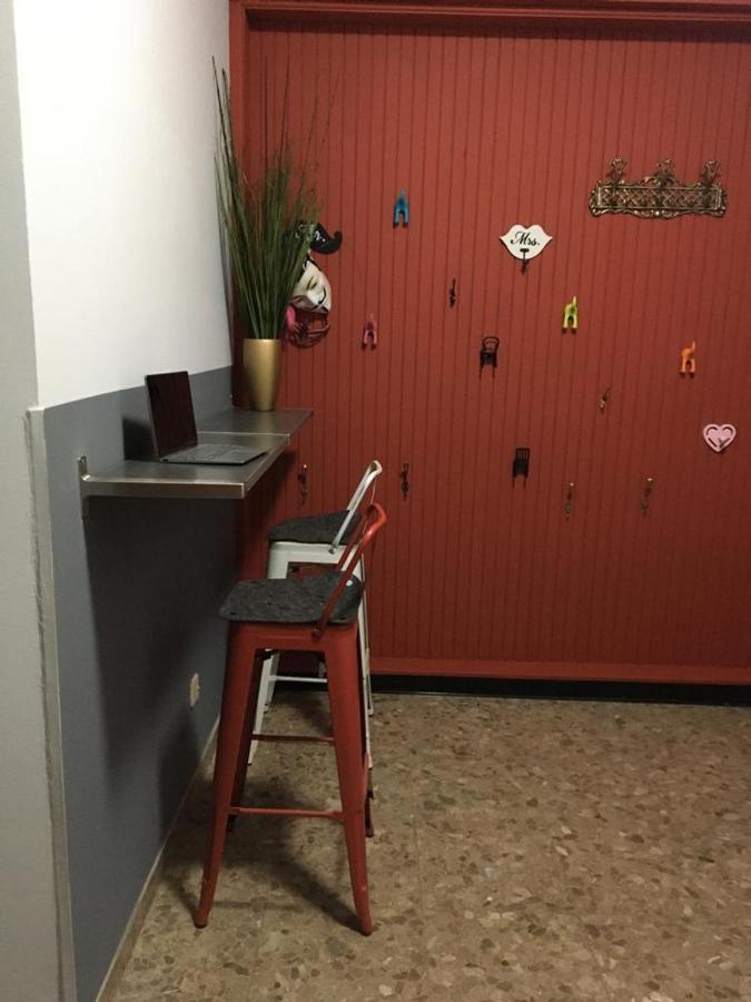 Past Or Tail Hostel ลาร์นาคา ภายนอก รูปภาพ
